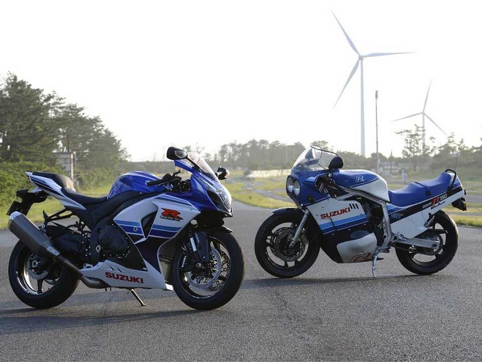 SuzukiGSX-R1000 2014 - 3/4 frente